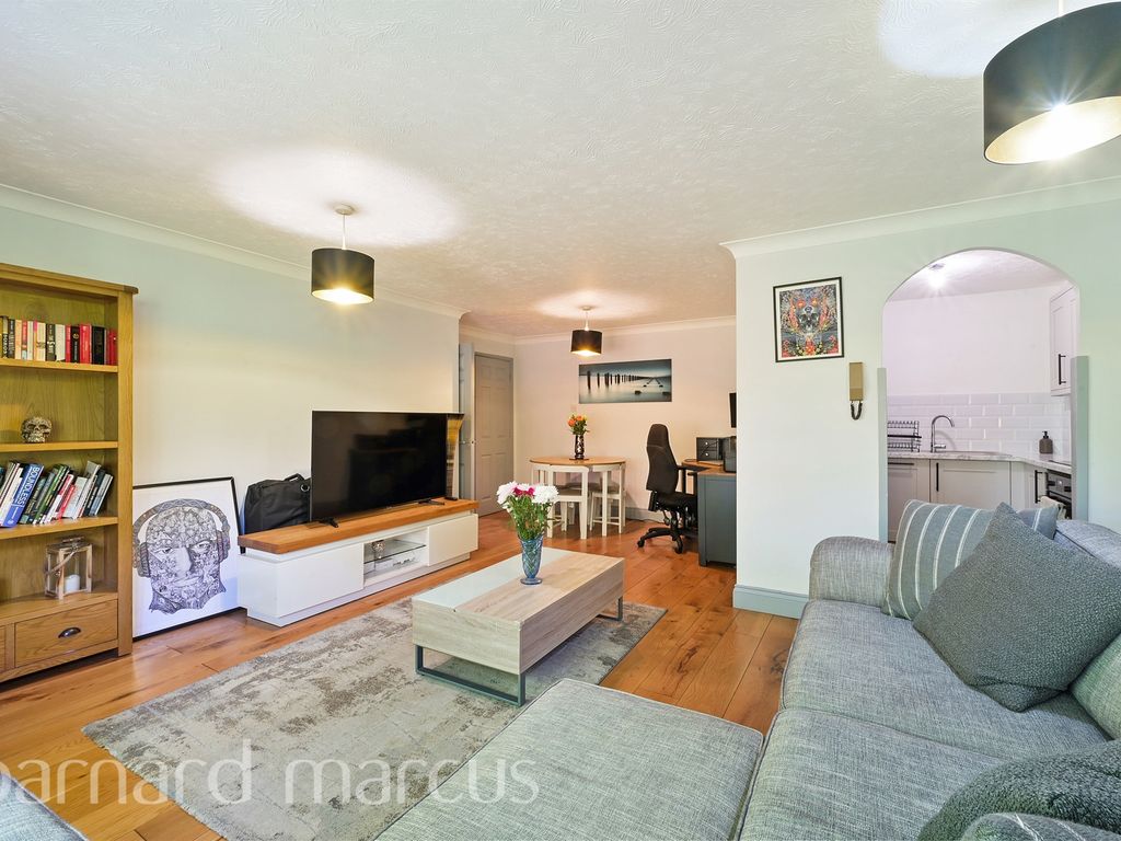 2 bed flat for sale in Linwood Close, London SE5, £475,000 Zoopla