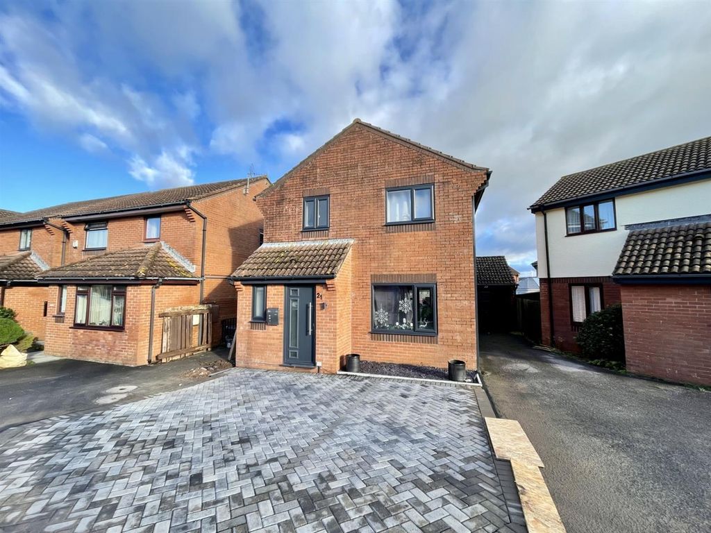 3 bed detached house for sale in Laleston Close, Nottage, Porthcawl