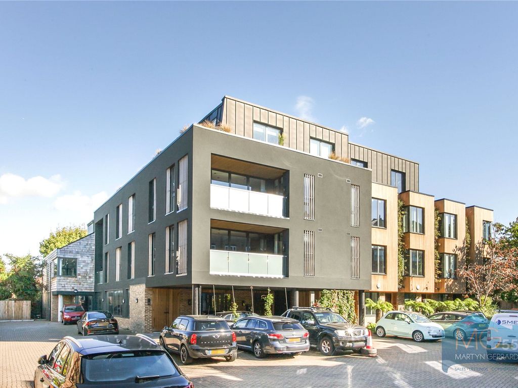 New Road, Crouch End, London N8  