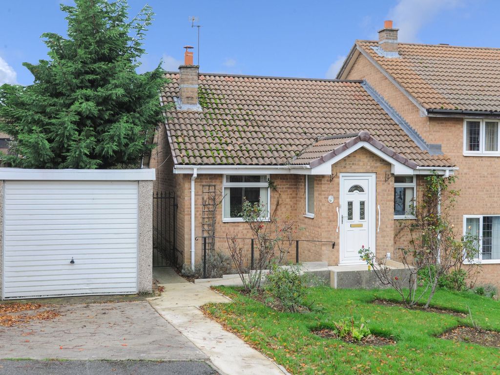 2 bed semidetached bungalow for sale in Meadowside Close, Wingerworth