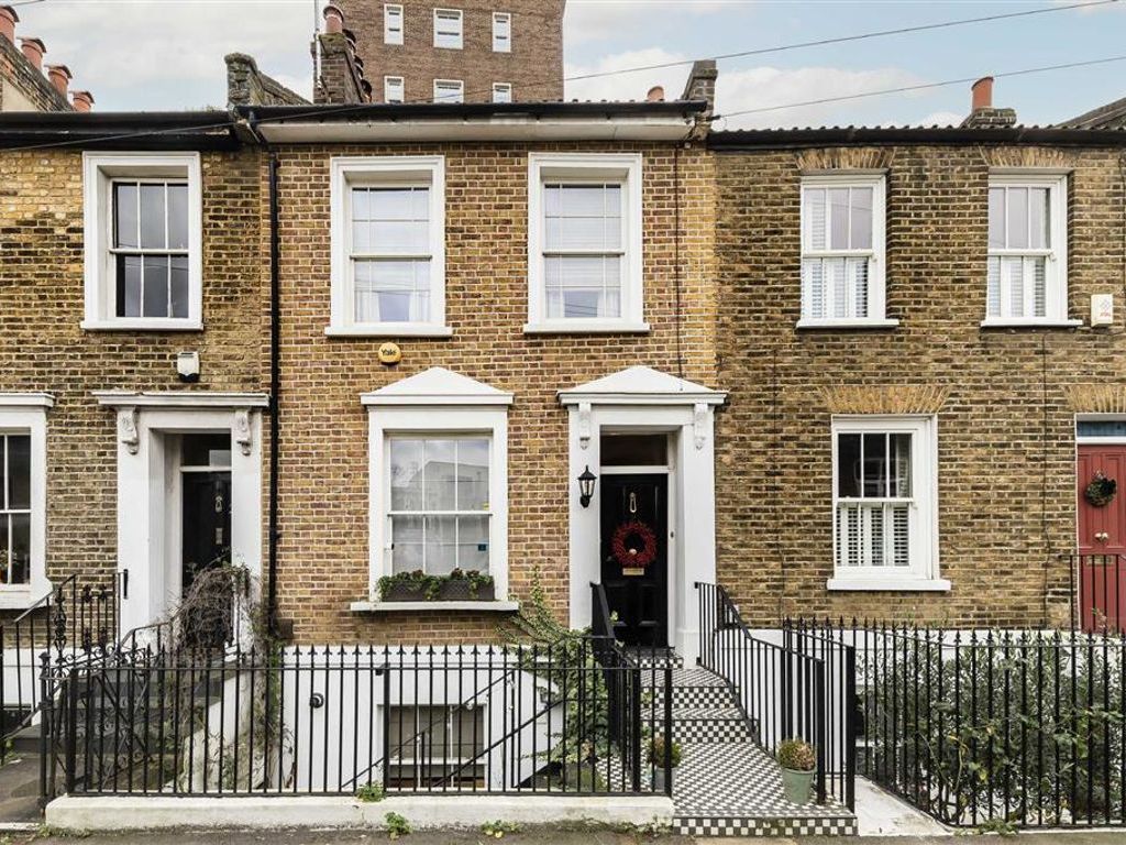 3 bed terraced house for sale in Burgos Grove, London SE10, £950,000