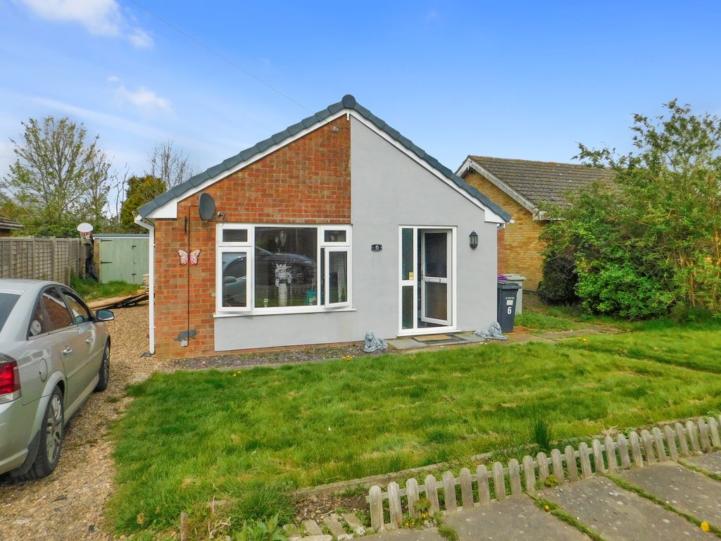3 bed detached bungalow for sale in Thames Meadow Drive, Hogsthorpe