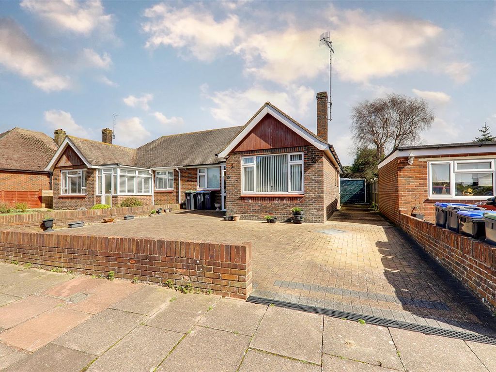 2 bed semidetached bungalow for sale in Plantation Rise, Worthing BN13