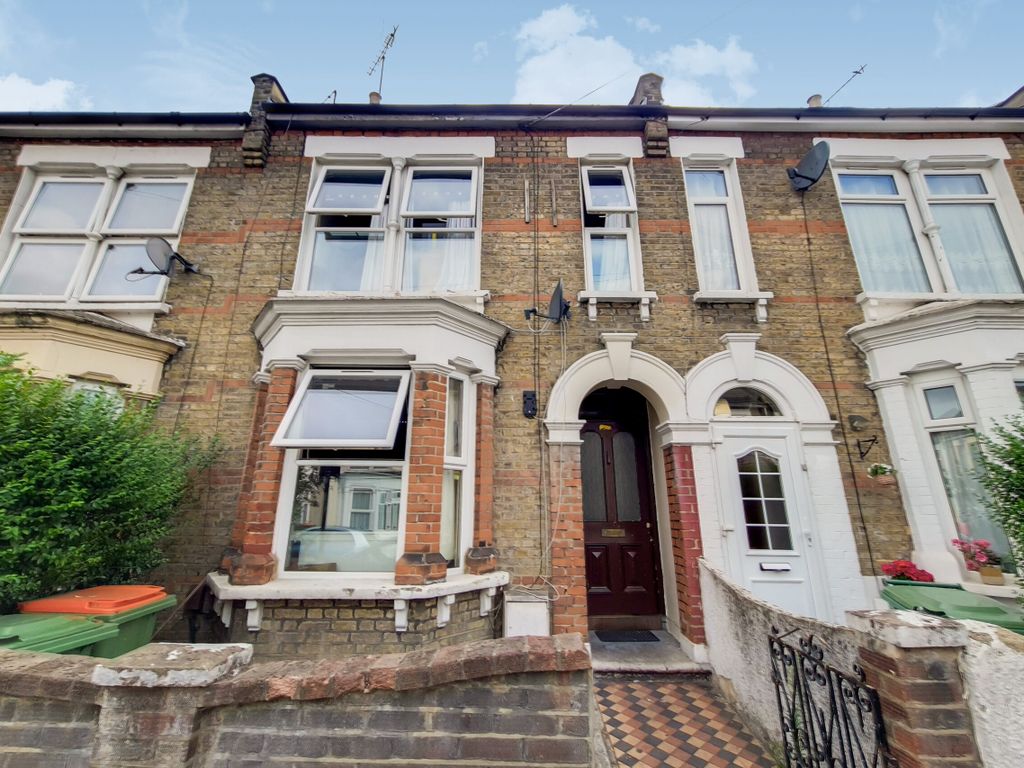 2 bed terraced house for sale in Hilda Road, London E6 Zoopla