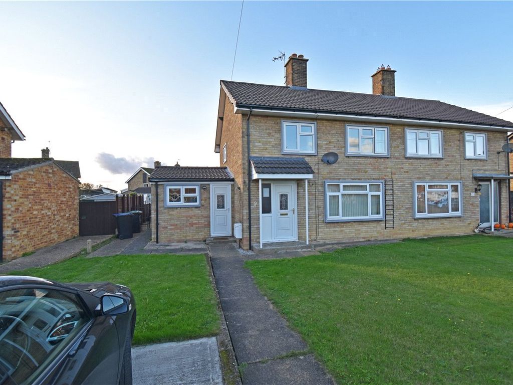 3 bed semidetached house to rent in Queens Road, Littleport, Ely