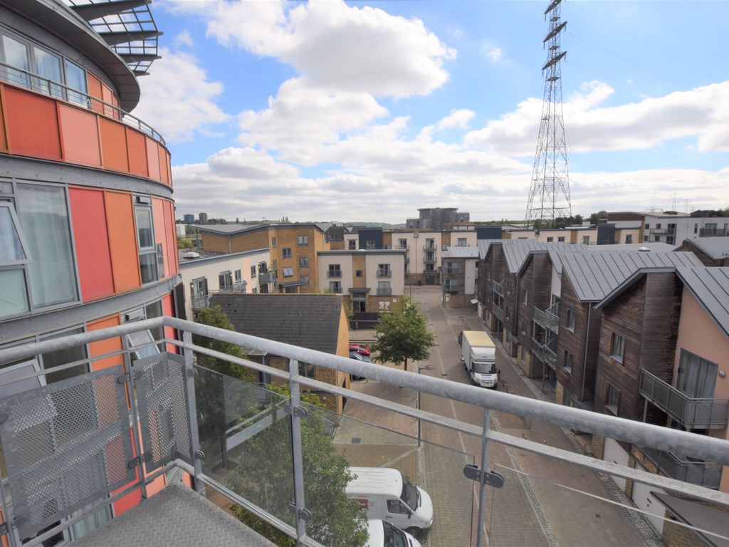 2 bed flat to rent in Quayside Drive, Colchester, Essex CO2 Zoopla