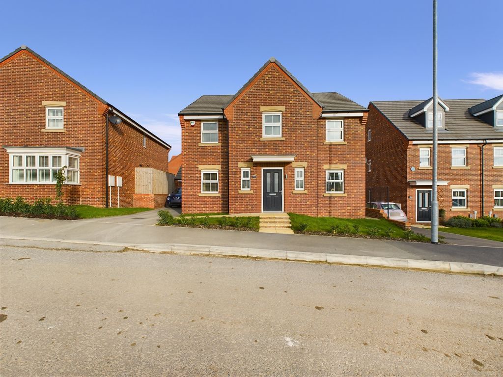 4 bed detached house for sale in Stanley Parkway, Stanley, Wakefield