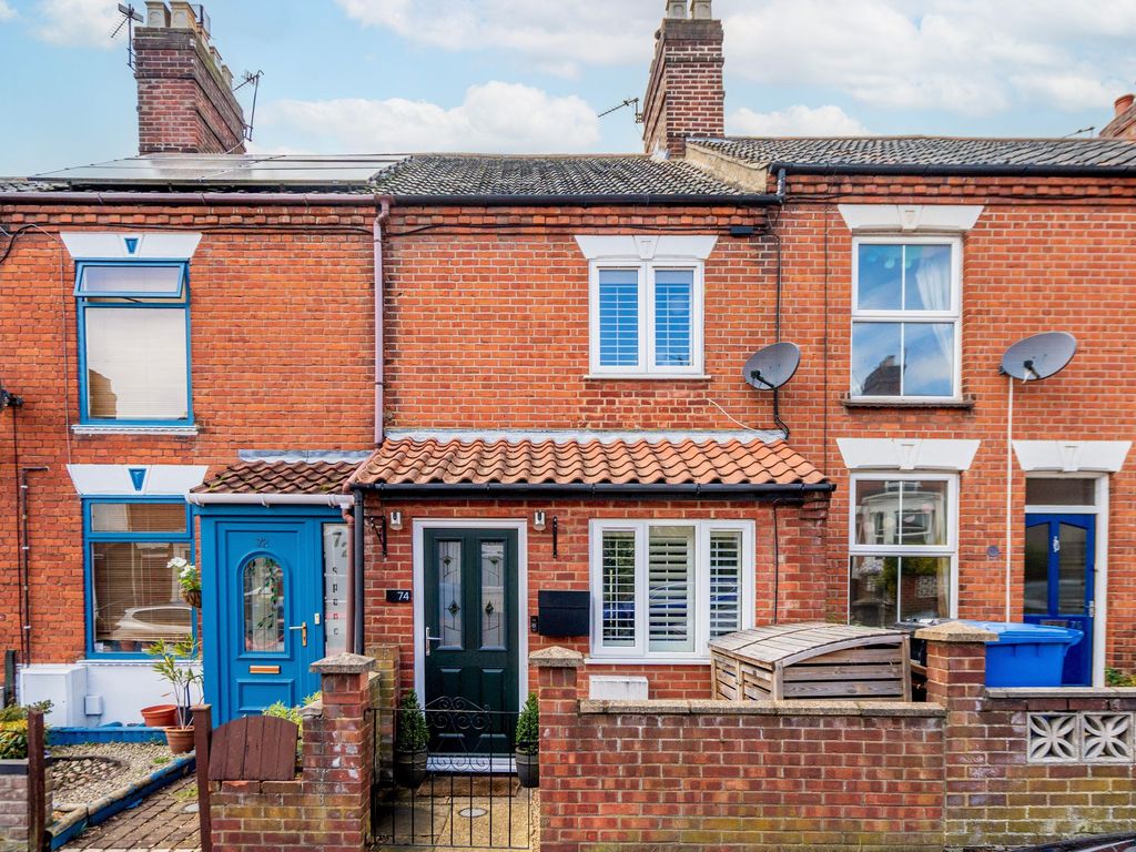 3 bed terraced house for sale in Spencer Street, Norwich NR3, £240,000