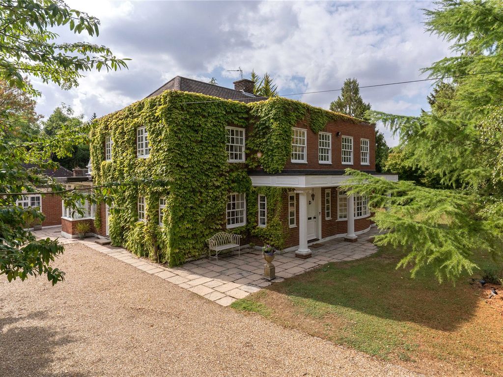 8 bed detached house for sale in Bromley Lane, Wellpond Green