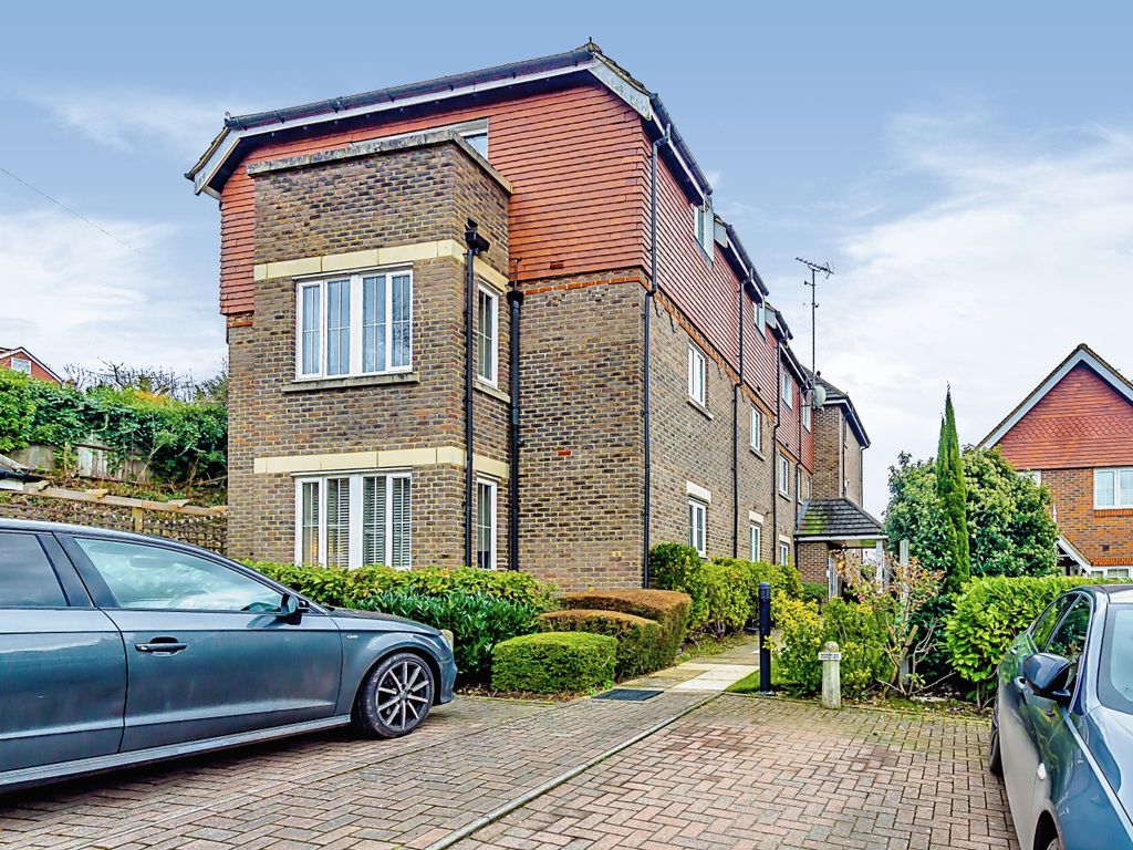 2 bed flat for sale in Park View, Caterham CR3 Zoopla