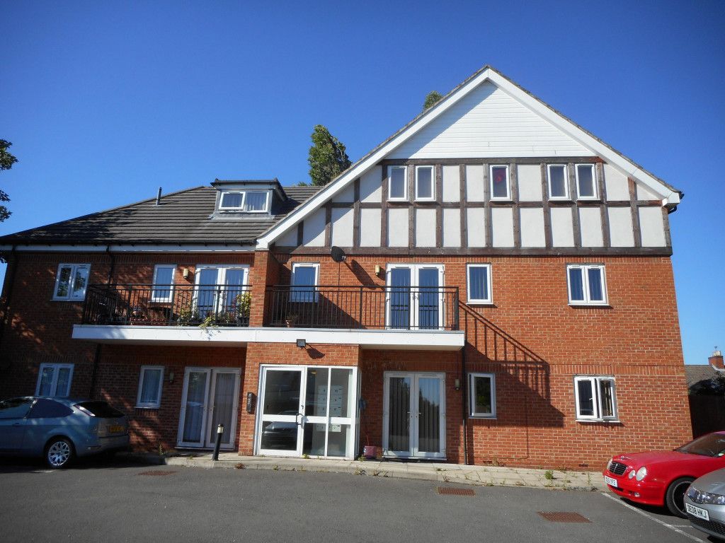 2 bed flat to rent in Catherine Court, Moor Street, Burton Upon Trent