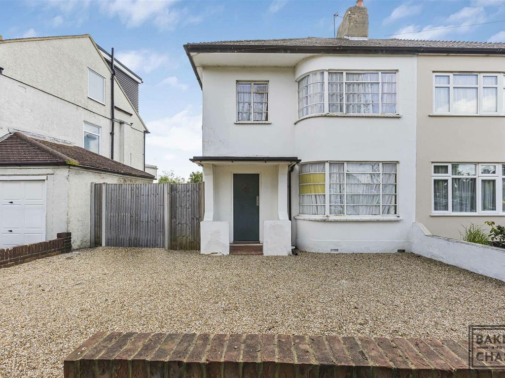 3 bed semidetached house for sale in Carnarvon Avenue, Enfield EN1