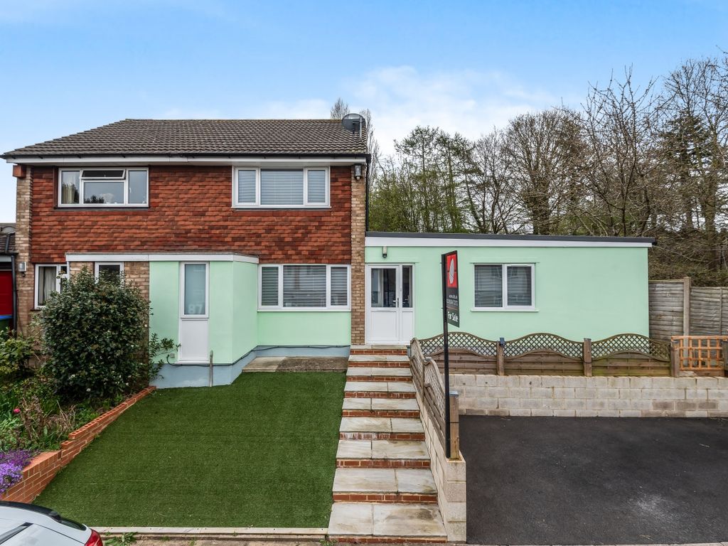 3 bed semidetached house for sale in Wordsworth Road, Welling DA16