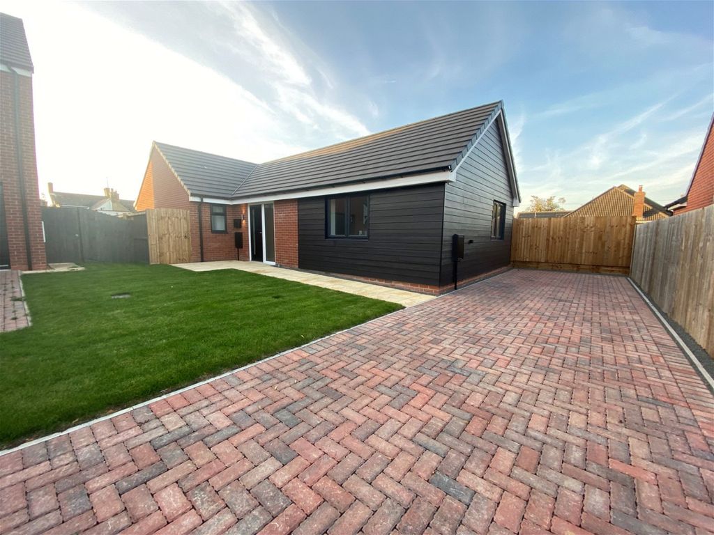 3 bed bungalow for sale in Spire View, Whittlesey PE7, £280,000 Zoopla