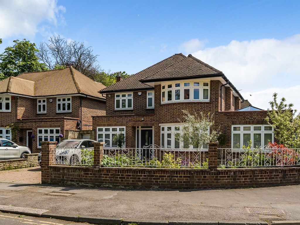4 bed detached house for sale in Village Road, Enfield EN1 Zoopla