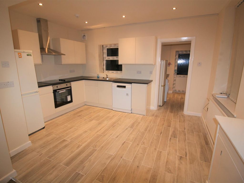4 bed property to rent in Willow Lane, Lancaster LA1 Zoopla