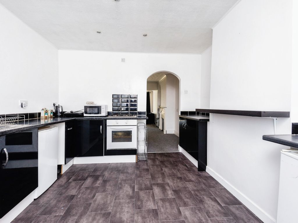 4 bed semidetached house for sale in East Hill, South Darenth