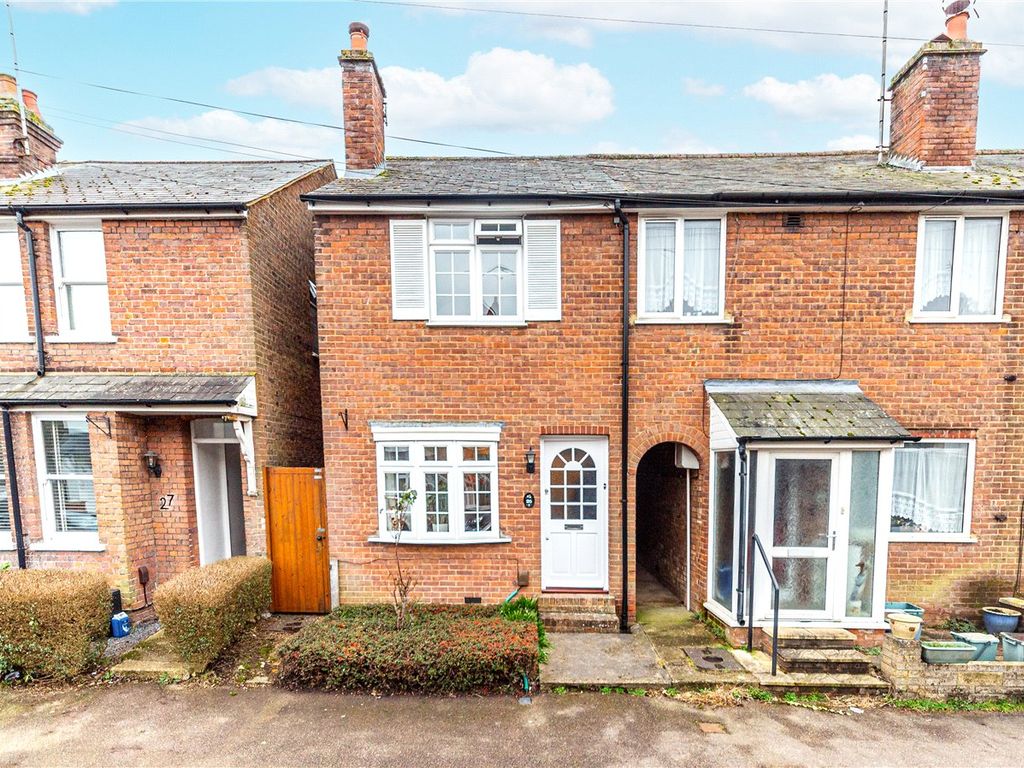 3 bed end terrace house for sale in Kingcroft Road, Harpenden