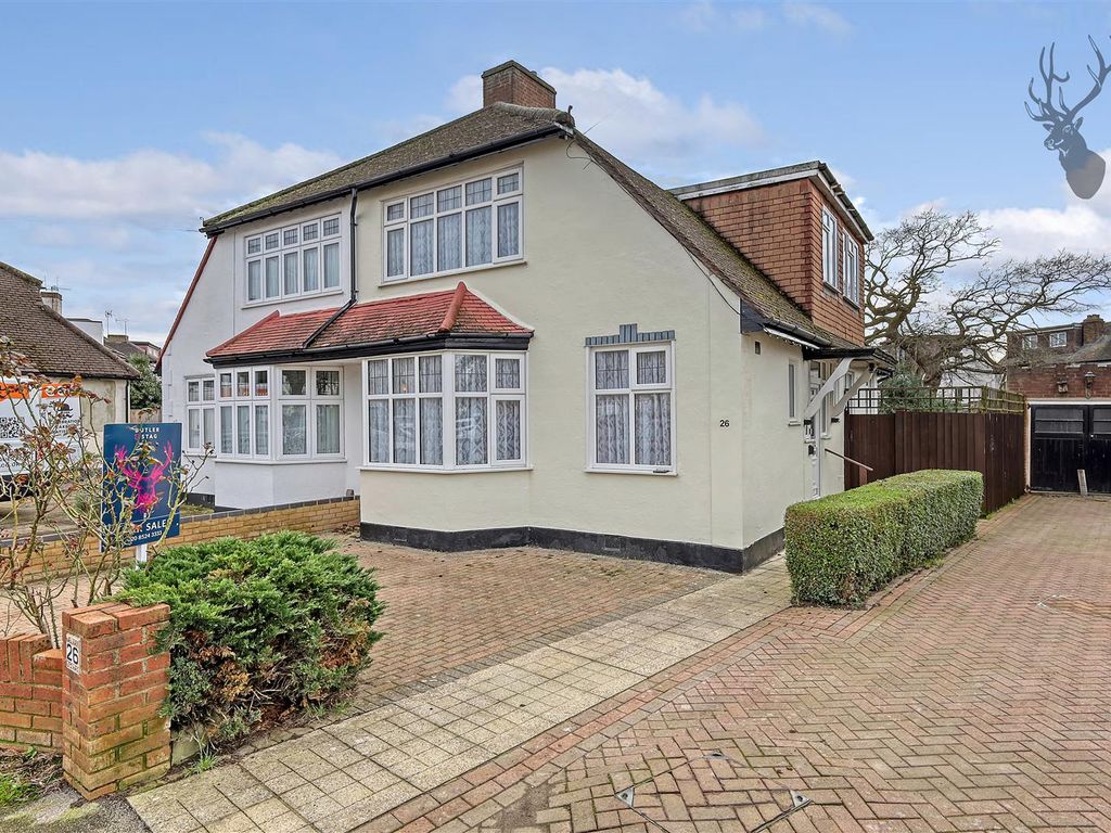4 bed property for sale in Blackthorne Drive, London E4, £650,000 Zoopla