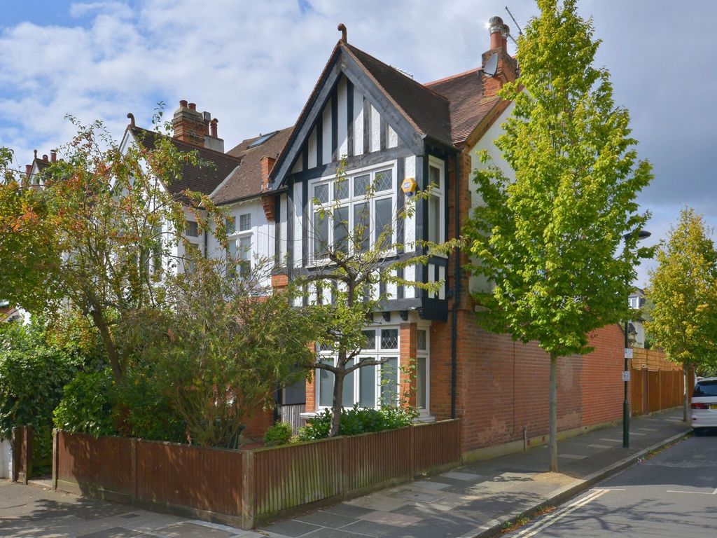 Madrid Road, Barnes SW13  