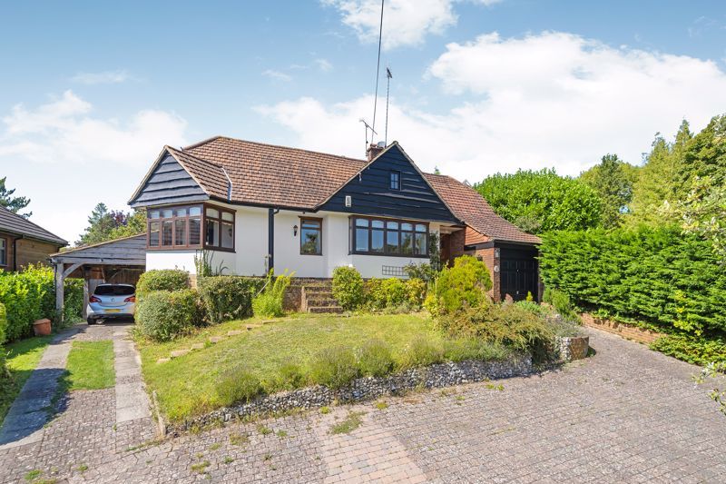 4 bed detached house for sale in The Hillside, Chelsfield Park