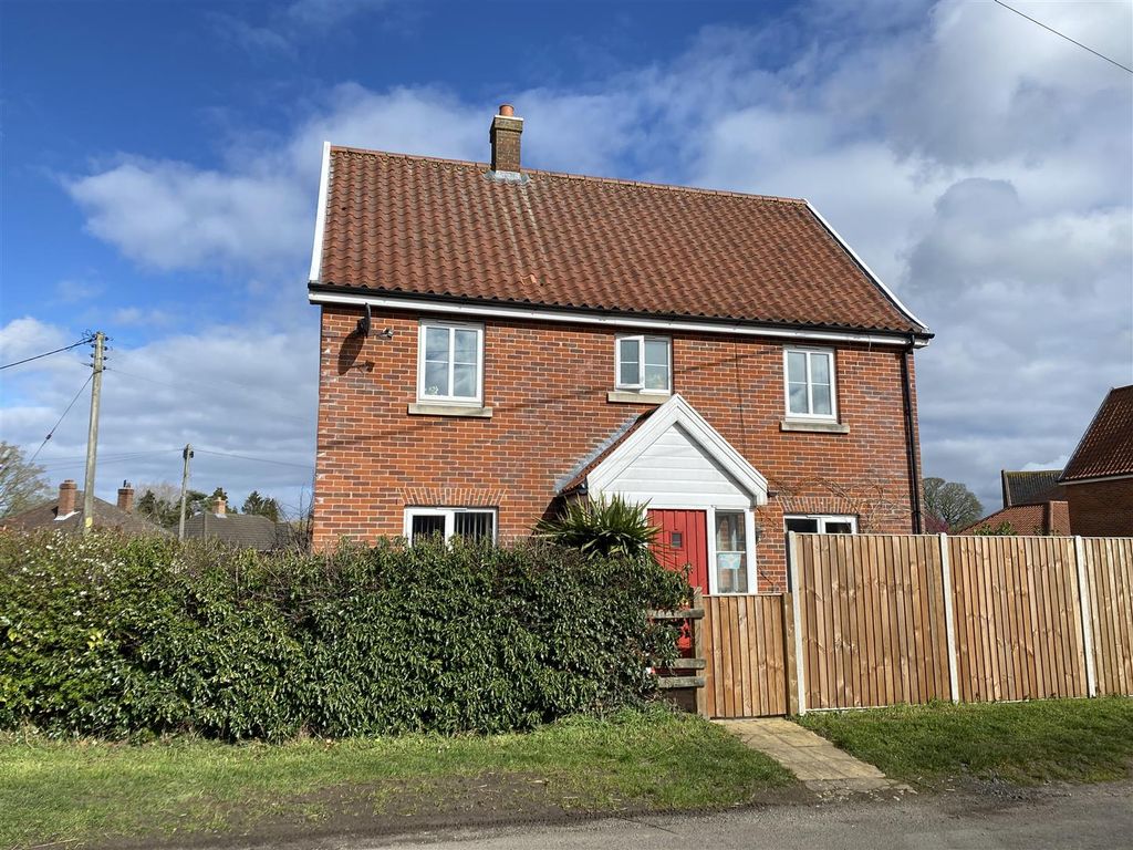 3 bed linkdetached house for sale in Tabernacle Lane, Forncett St
