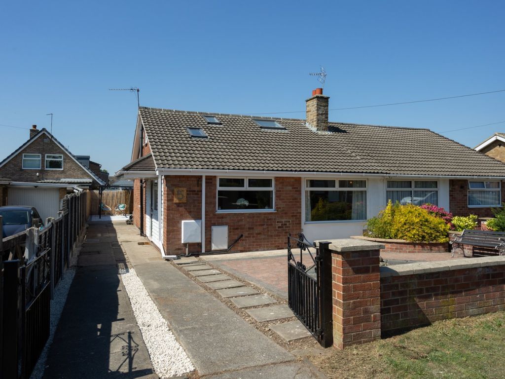 4 bed bungalow for sale in Cotswold Way, Huntington, York, North