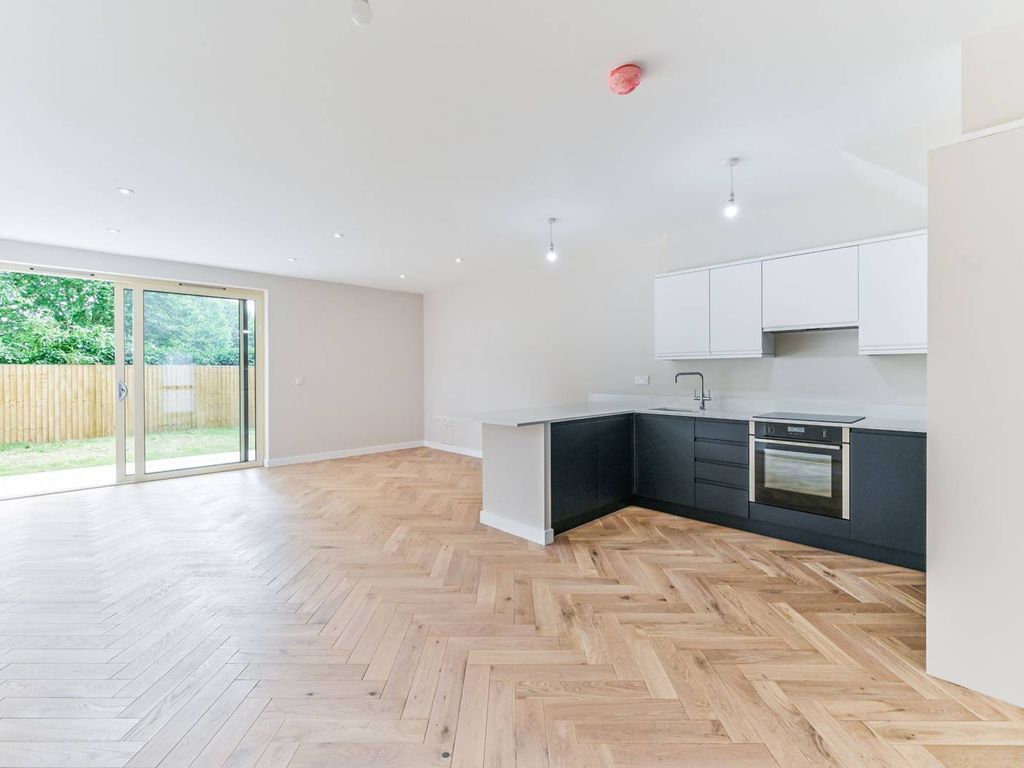 New home, 3 bed end terrace house for sale in Holmdene Close BR3