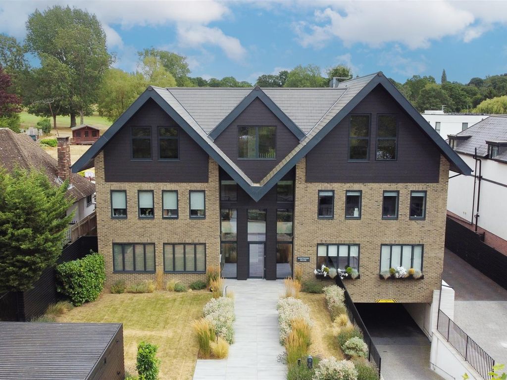 3 bed flat for sale in Penthouse, 152 High Road, Chigwell IG7 Zoopla