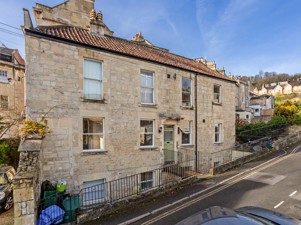 2 bed flat for sale in Upper East Hayes, Bath BA1, £325,000 Zoopla