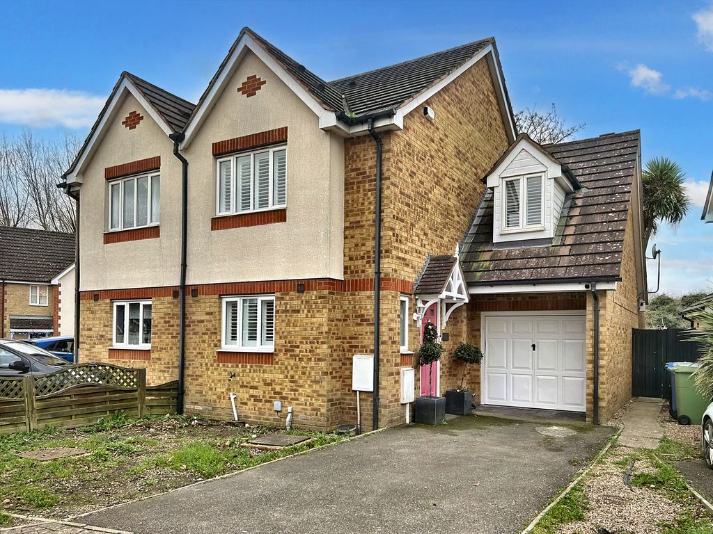 3 bed semidetached house for sale in Coleman Drive, Sittingbourne ME10