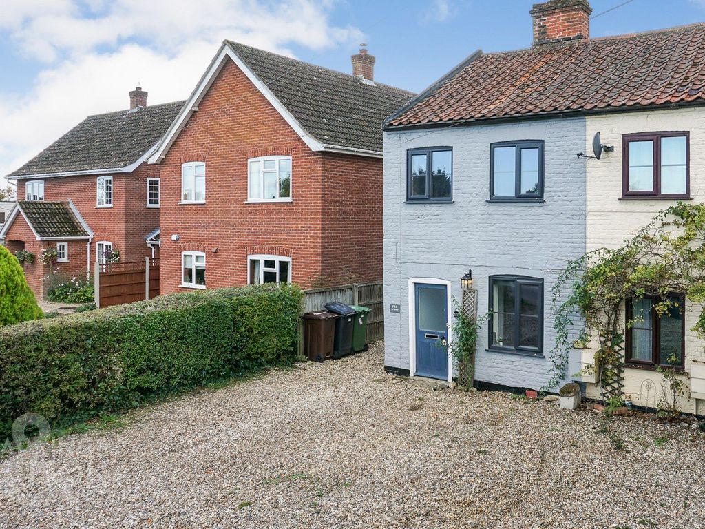2 bed end terrace house for sale in The Street, Poringland, Norwich