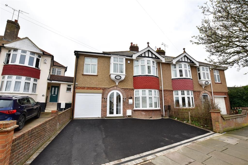 5 bed semidetached house for sale in Lower Higham Road, Chalk