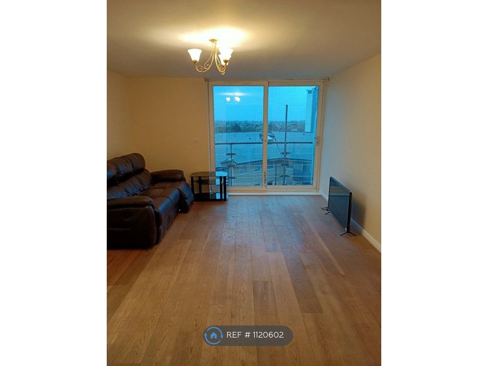 2 bed flat to rent in Berberis House, Feltham TW13 Zoopla