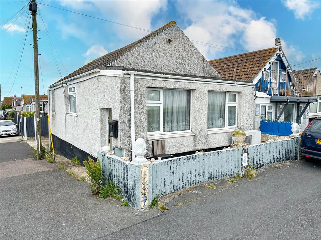3 bed detached bungalow for sale in Brooklands, Jaywick, ClactonOnSea