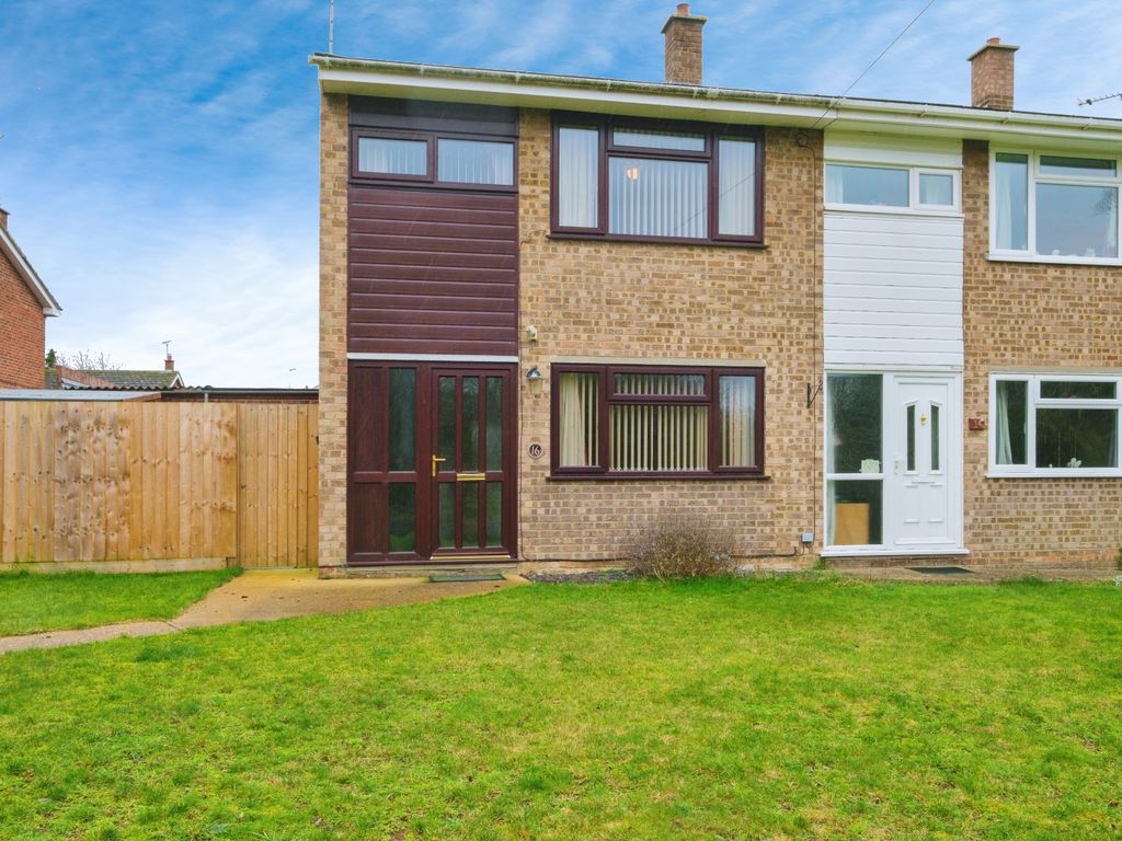 3 bed semidetached house for sale in Kingfisher Walk, Linton