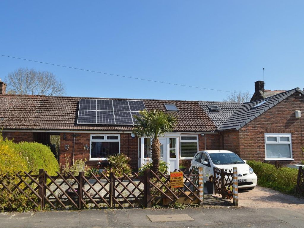 2 bed property for sale in Belgrave Road, Oldham OL8, £180,000 Zoopla