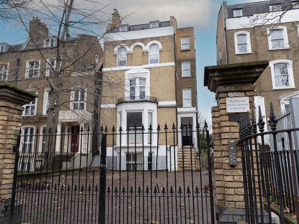 2 bed flat for sale in Stamford Hill, Woodman Apartments N16, £375,000