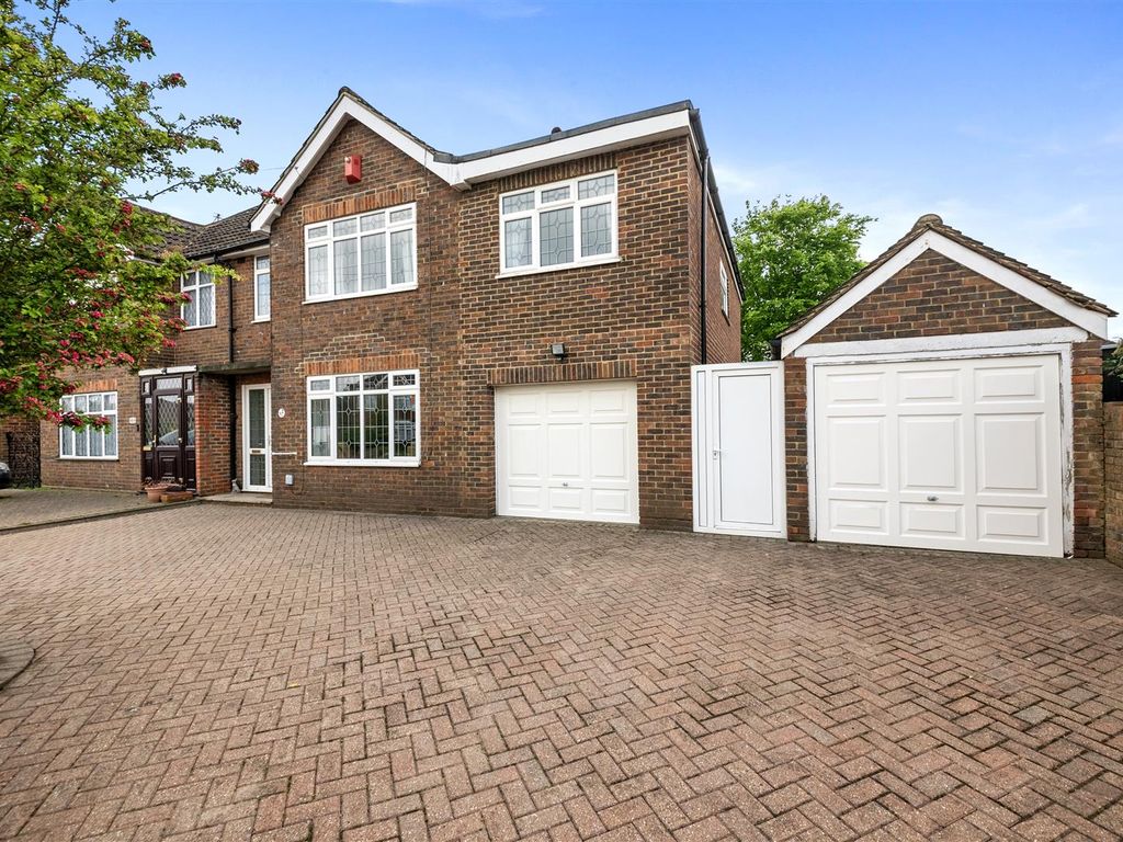 5 bed semidetached house for sale in Westacott, Hayes UB4, £825,000