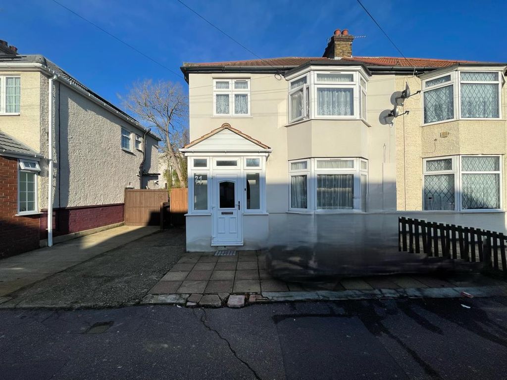 3 bed semidetached house for sale in Keith Road, Hayes UB3 Zoopla
