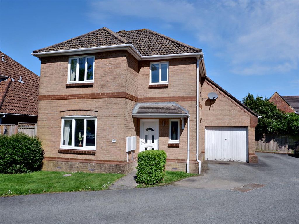 3 bed detached house for sale in Barnfield Drive, Chaddlewood, Plymouth PL7 Zoopla