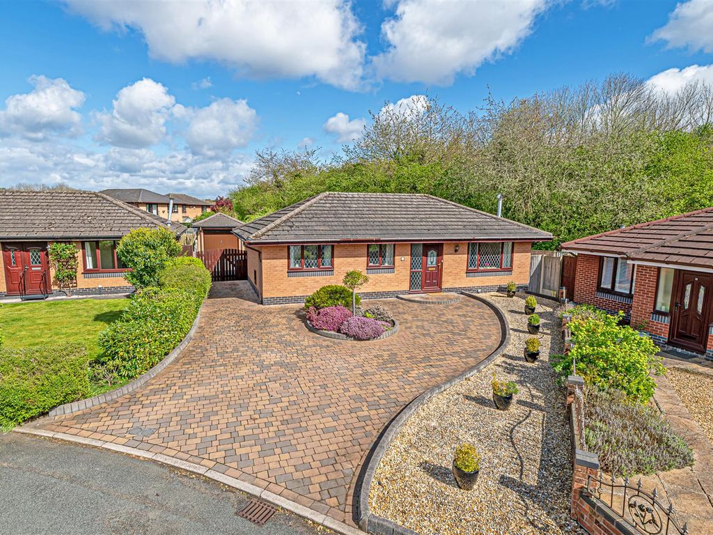 3 bed detached bungalow for sale in Cabot Close, Old Hall, Warrington