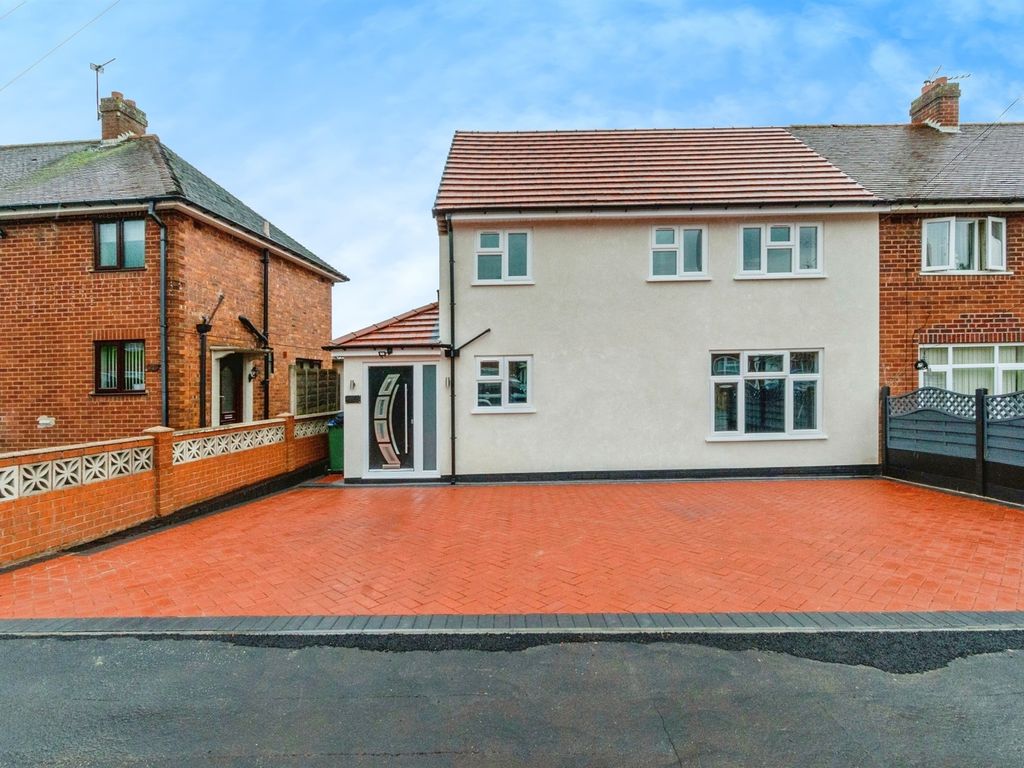 4 bed semidetached house for sale in Lime Road, Wednesbury WS10, £