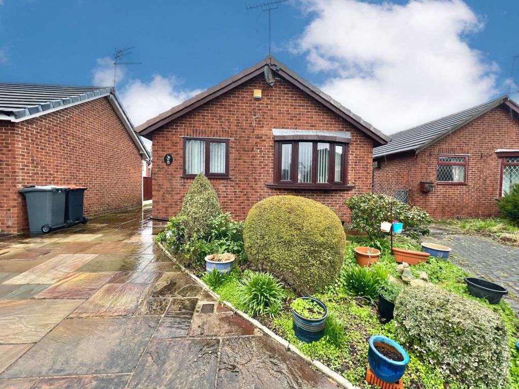 2 bed bungalow for sale in Mayfair Gardens, Thornton FY5, £175,000 Zoopla