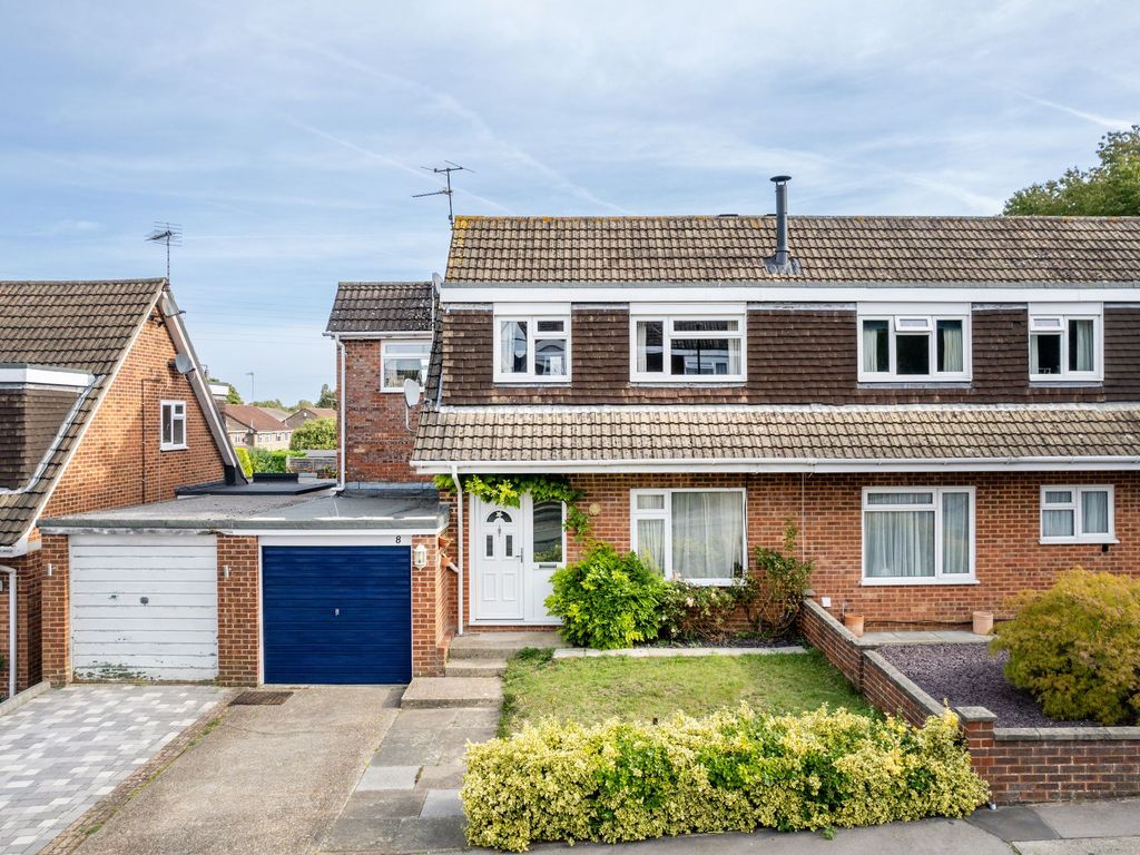 4 bed semidetached house for sale in Quail Gardens, South Croydon CR2