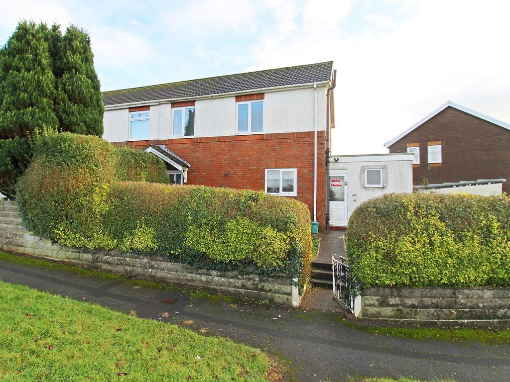 3 bed semidetached house for sale in Tyla Coch, Llanharry, Pontyclun