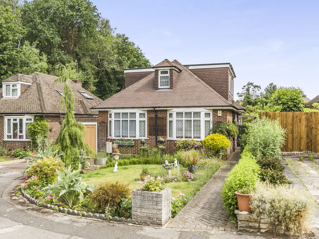 4 bed bungalow for sale in St. Thomas Drive, Orpington BR5, £775,000