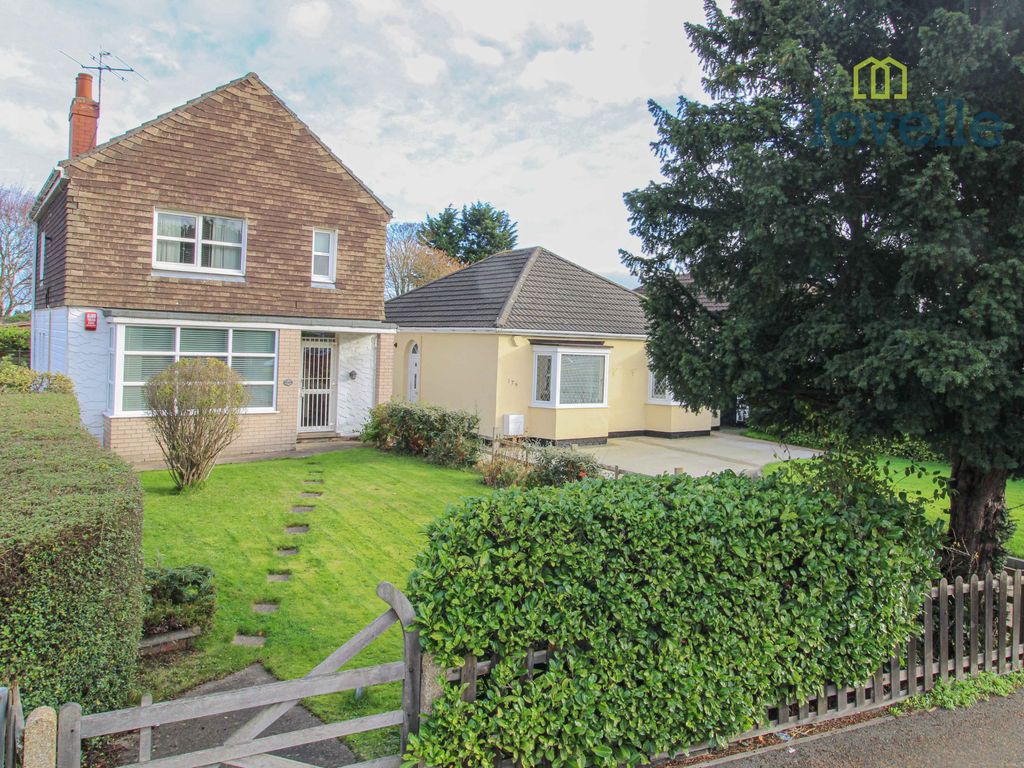 3 bed detached house for sale in Carr Lane, Old Clee, Grimsby DN32, £