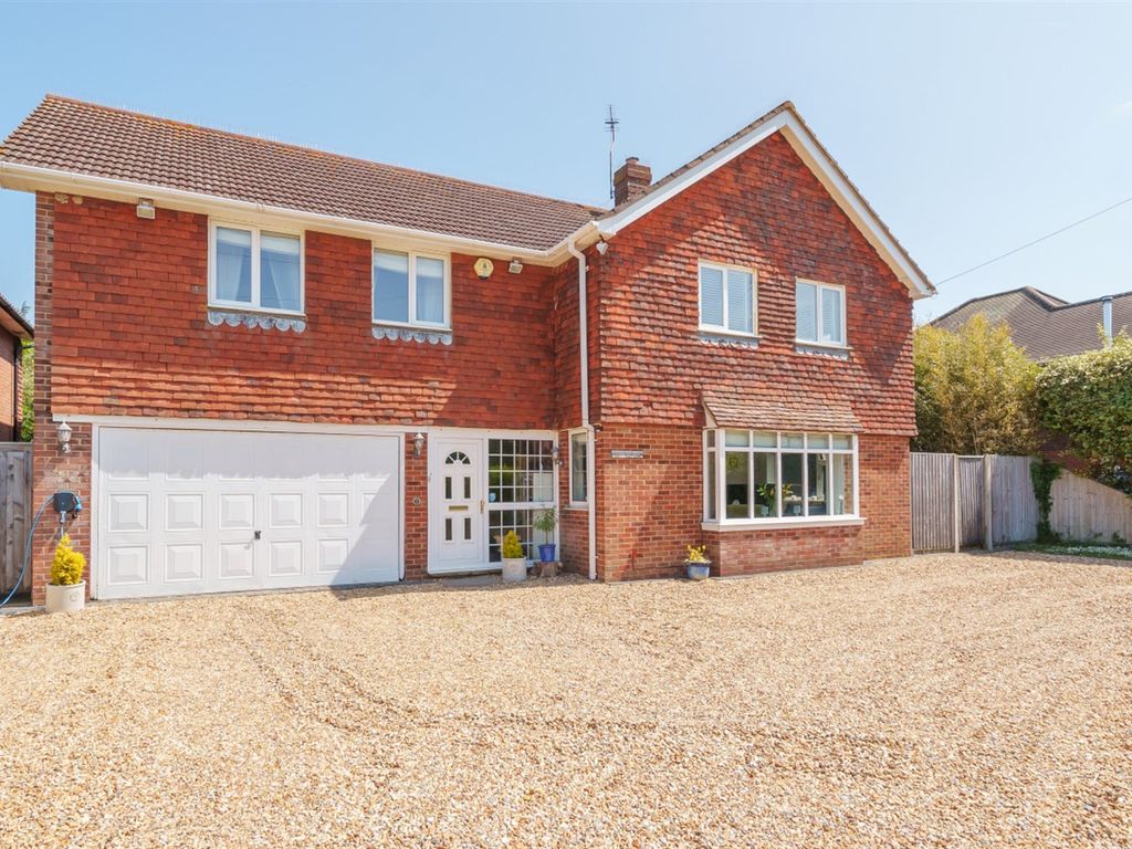 5 bed detached house for sale in 7 Rudwicks Close, Felpham, Bognor