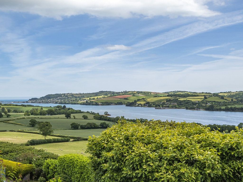 6 bed detached house for sale in Newton Road,